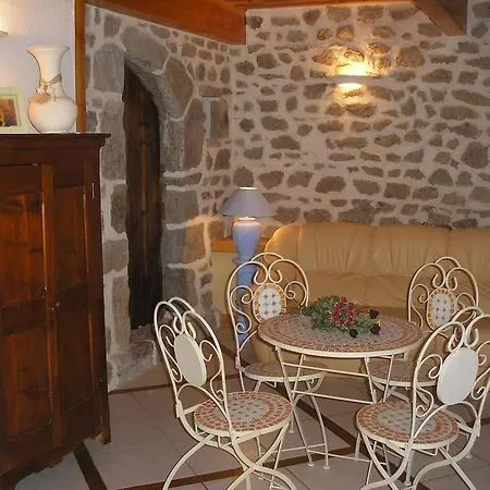 D'hôtes Myrtille Couette-café Usson-en-Forez